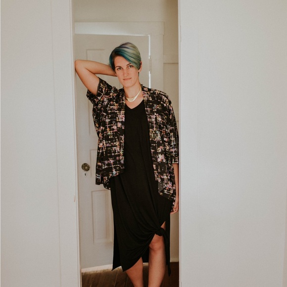 Meet your Posher, Elisabeth - Picture 5 of 5